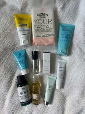 Lot of New Facial Cleanser Samples - 10 Pieces
